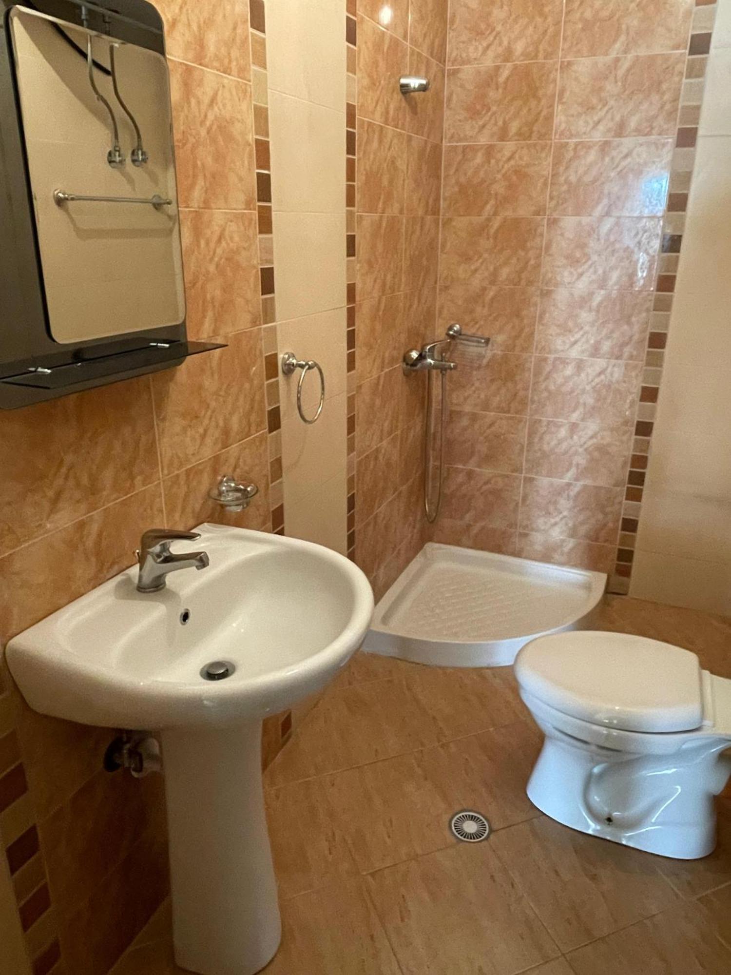 Lovely 3-Bedroom Apartment Rei Sarande Exterior photo