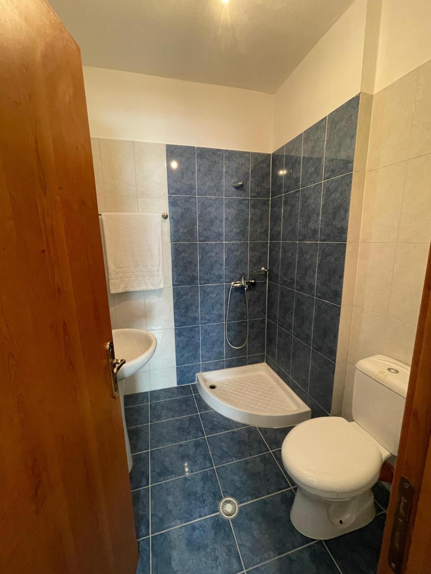 Lovely 3-Bedroom Apartment Rei Sarande Exterior photo