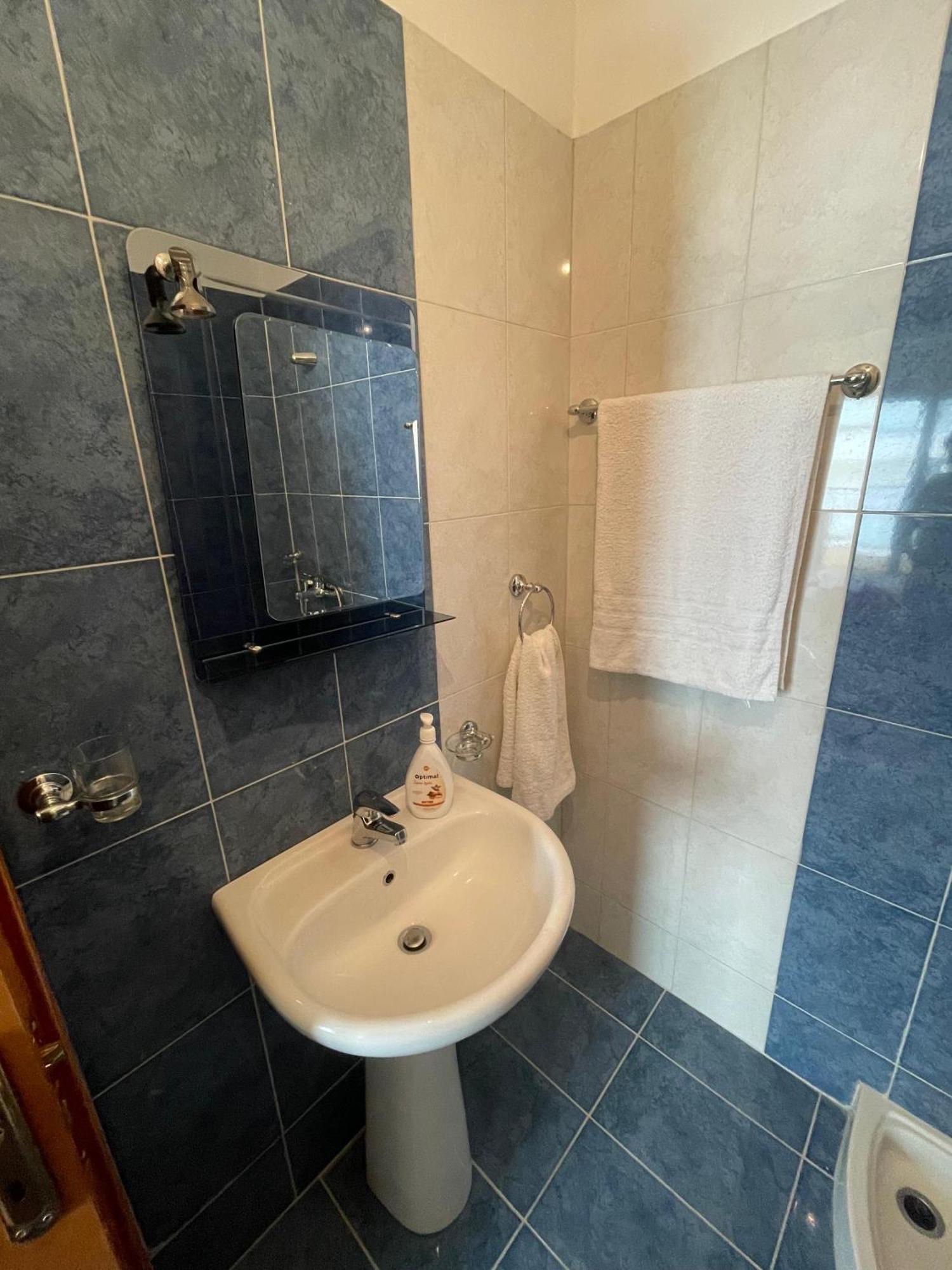 Lovely 3-Bedroom Apartment Rei Sarande Exterior photo